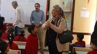 وكيل تعليم دمياط تتفقد سير العمل بمدارس عزبة البرج