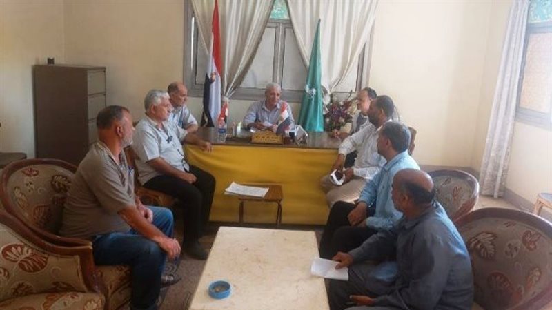  اجتماع مع مديرى