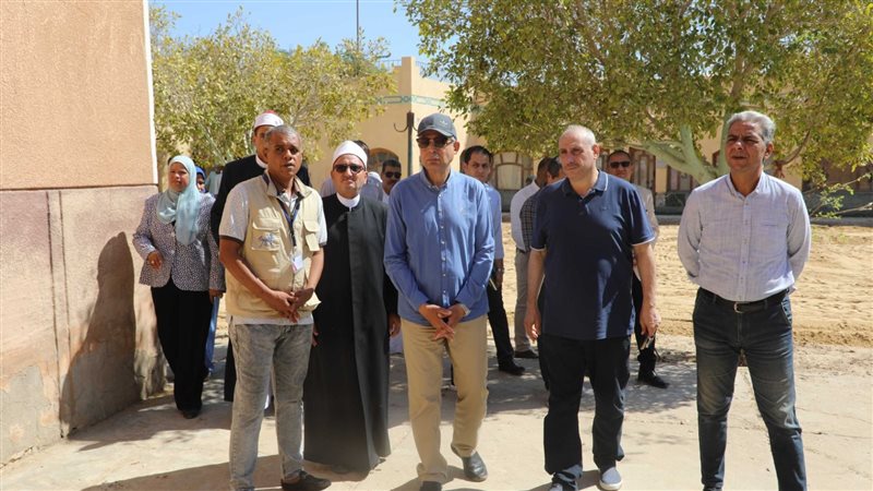 محافظ المنيا يزور