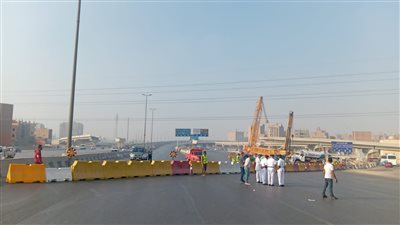 استمرار أعمال الغلق التجريبي بالطريق الدائري الجنوبي أسفل محور عمرو بن العاص