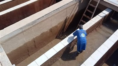 مياه الفيوم تواصل تطهير المرشحات في المحطات بالمحافظة