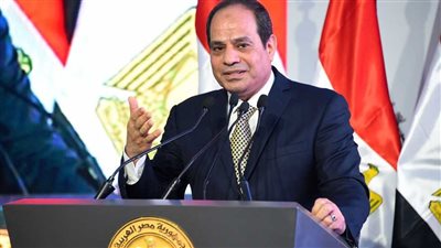  السيسي يكرم أوائل الخريجين بأكاديمية الشرطة ويقلدهم نوط الامتياز من الطبقة الثانية