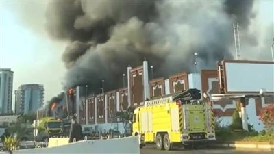 تفاصيل حريق هائل في سوق جدة الدولي (صور)