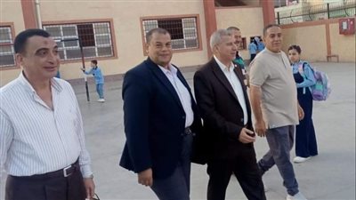 مدير تعليم دمياط يشيد بمستوى مدارس الزرقا