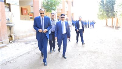 محافظ سوهاج يقرر إقالة رئيس قرية تونس ومديري مدرستين