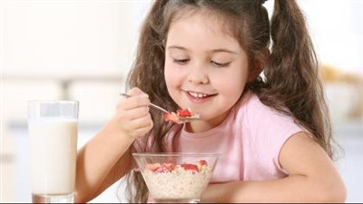 ما أهمية الإفطار لطفلك قبل المدرسة وما الوجبة المثالية؟