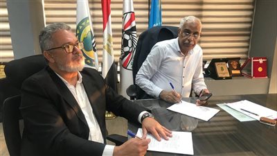 ميكالي يوقع عقود تدريب منتخب الشباب، ويتفق على تفاصيل المرحلة المقبلة (صور)