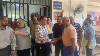 رئيس جهاز مدينة دمياط الجديدة يتابع سير العمل بالإدارة العقارية والمركز التكنولوجي