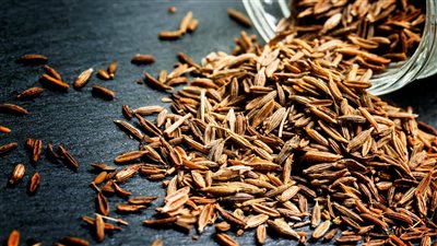 فوائد الكمون، يقوى المناعة والقلب ويخفض السكر والكوليسترول بالدم 