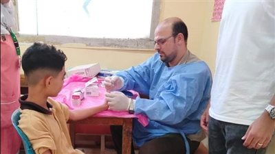 محافظ الجيزة يتابع تنفيذ مبادرة القضاء على سوء التغذية بمدارس المحافظة (صور)