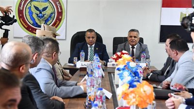 محافظ جنوب سيناء يشارك باجتماع مجلس جامعة السويس