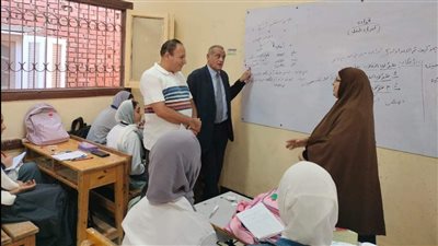 وكيل التعليم بالدقهلية يتابع انتظام الدراسة في المدارس (صور) 