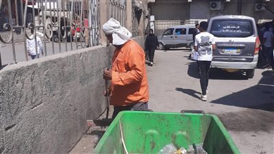 حملات مكثفة لإزالة المخلفات بشوارع وقرى 7 مراكز بالمنيا