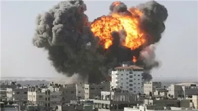 انفجارات قوية في قاعدة حقل كونيكو بدير الزور السورية