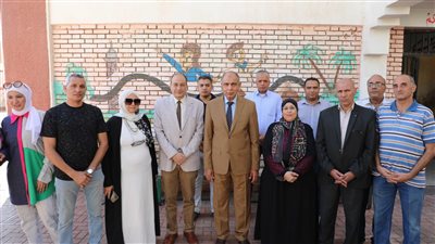محافظ المنيا يتفقد العملية التعليمية بالمدارس