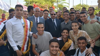 رئيس جامعة الأزهر بأسيوط يجتمع بعمداء الكليات لمتابعة العملية التعليمية (صور) 