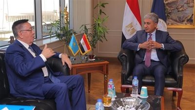 وزير السياحة يبحث مع سفير كازاخستان إقامة معارض أثرية مؤقتة للآثار المصرية