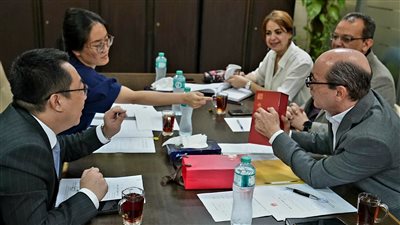 وزارة الثقافة والمركز الصيني يناقشان سبل التعاون الثقافي