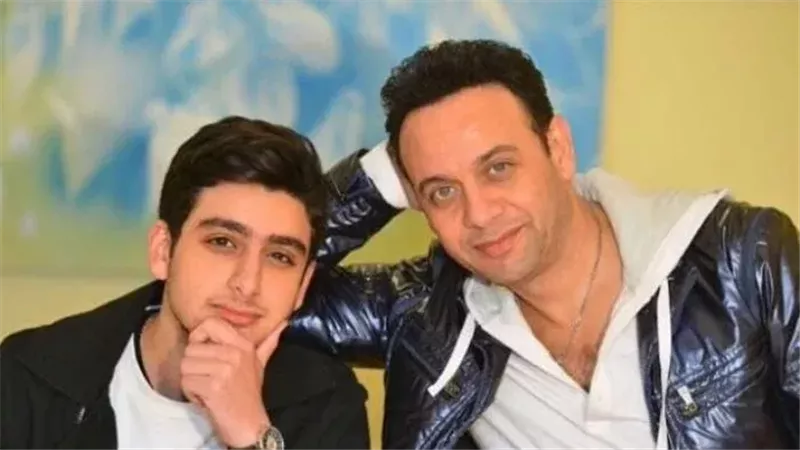 مصطفي قمر ونجله,
