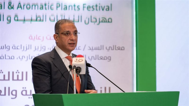 الدكتور أحمد الأنصاري