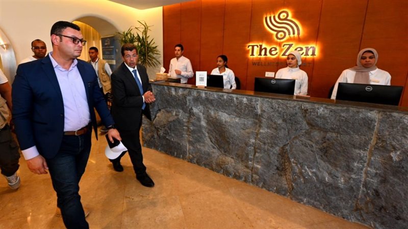 وزير الإسكان يتابع