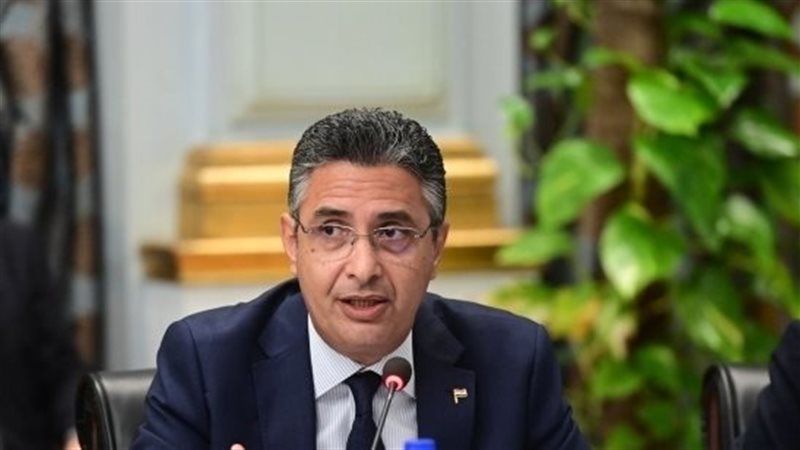 الدكتور شريف فاروق