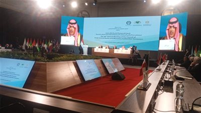 أيمن السياري: خفض أسعار الفائدة في البنوك المركزية أمر جيد