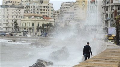ارتفاع الأمواج يصل لـ 3 أمتار، تحذير من الملاحة البحرية بخليج السويس غدا