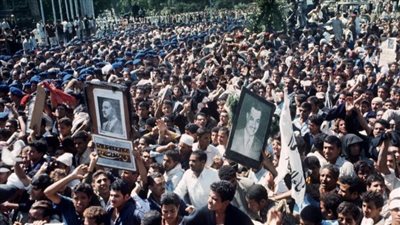 45 عاما مرت على أكبر جنازة في التاريخ الحديث، 5 ملايين في وداع الزعيم عبد الناصر.. القذافي يسقط مغشيًا عليه.. صلاة الغائب بالمسجد الحرام والمسجد النبوي والأقصى.. الموكب استغرق 4 ساعات