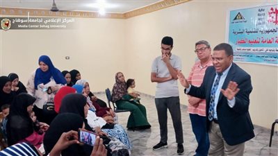 جامعة سوهاج تطلق قافلة طبية مجانية لفحص قاع العين لمرضى السكرى بمركز طما