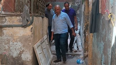 مصرع سيدة وطفلها تحت أنقاض عقار بحي الجمرك في الإسكندرية