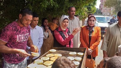 صحة بني سويف تسحب 46 رغيف حواوشي من بائع متجول لم يلتزم بالاشتراطات الصحية