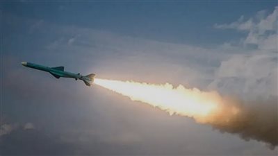 أثناء هروبهم، إصابة 20 إسرائيليا بعد إطلاق صاروخ يمني على تل أبيب (فيديو)