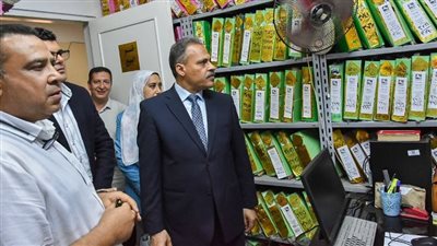 محافظ الشرقية يتابع سير العمل بالإدارة العامة لأملاك الدولة