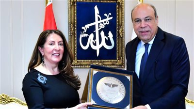  وزير الطيران يبحث مع سفيرة الولايات المتحدة أطر التعاون المشترك