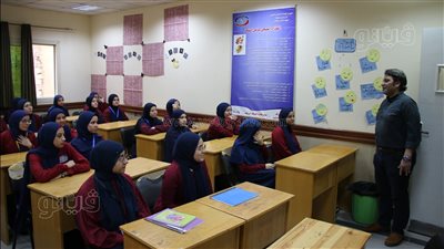 مدير التأمين الصحي ببني سويف يتفقد سير العملية التعليمية بمعهد التمريض