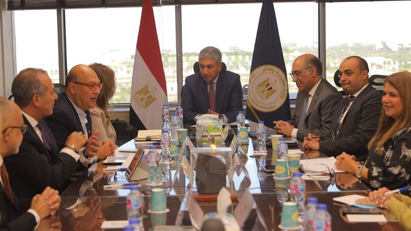 لقاء وزير السياحة