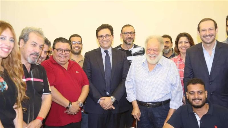وزير الثقافة مع يحيى