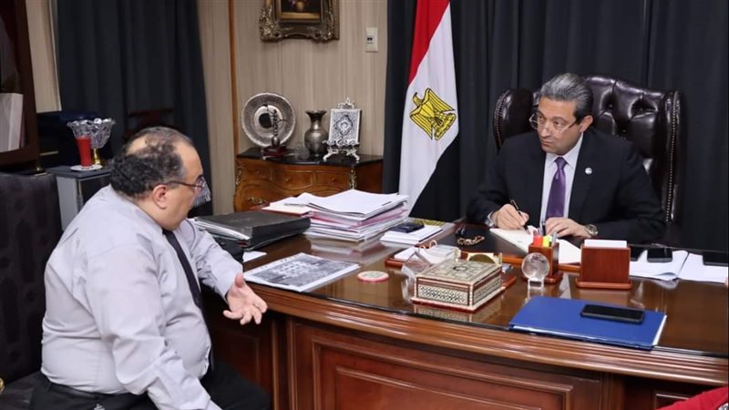 محافظ دمياط يلتقي
