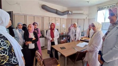 وكيل صحة الإسماعيلية تتفقد المعمل المشترك والترصد البيئي (صور)