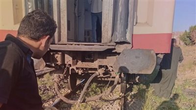 مصدر بهيئة السكك الحديدية يكشف أسباب انفصال 4 عربات من قطار الأقصر