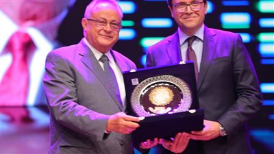 11 صورة ترصد تكريم نجوم الفن بمهرجان الإسكندرية السينمائي