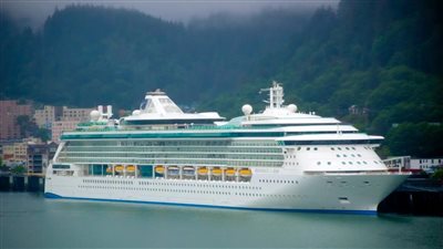 إصابة 180 راكبًا على متن سفينة سياحية شهيرة بمرض مجهول