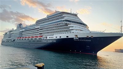 ميناء غرب بورسعيد يستقبل 2654 سائحا على متن السفينة الهولندية NIEUW STATENDAM