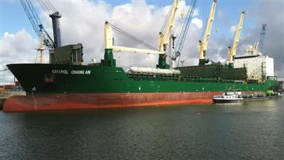 تداول 954 شاحنة بضائع عامة ومتنوعة بموانئ البحر الأحمر