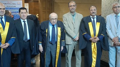 مجمع الفنون والثقافة بجامعة حلوان يشهد مناقشة رسالة دكتوراة بحضور مصطفى الفقي