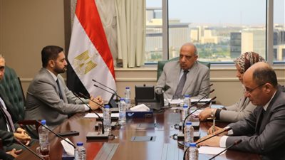 وزير الكهرباء: ندعم توطين صناعة المهمات الكهربائية والتوسع فى صناعة الأبراج