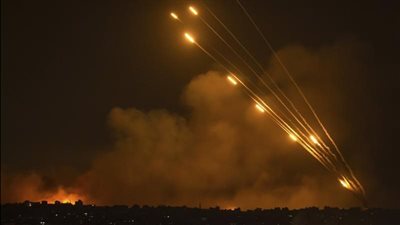 القناة 12 الإسرائيلية: إصابة عدد من الإسرائيليين أحدهم بجروح بالغة نتيجة الهجوم الإيراني في بئر السبع