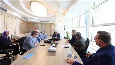 وزير التعليم العالي يناقش فتح فرعا لجامعة أبردين البريطانية في مصر