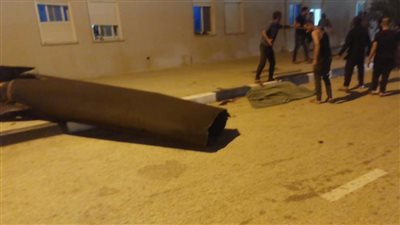  الضربة الإيرانية تربك حسابات إسرائيل.. جيش الاحتلال يعترف: قواعد بسلاح الجو تعرضت لأضرار.. سياسيون: أصابت مواقع عسكرية مهمة ودمرت آليات وطائرات.. ومعارضون عرب: «فشنك»
